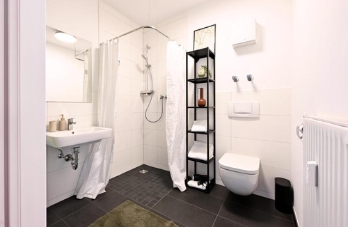 Fuerth Apartment | Rosengarten Apartments Fürth, Moderne Serviced Apartments in Citylage, ganze Ferienwohnung 50 m2, nahe Nürnberg, Metro, Sauna, Frühstück & Parkplatz
