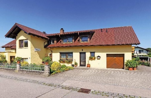 Bad Fuessing Apartment | Ruhig gelegene Wohnung mit großzügiger Terrasse und Wintergarten