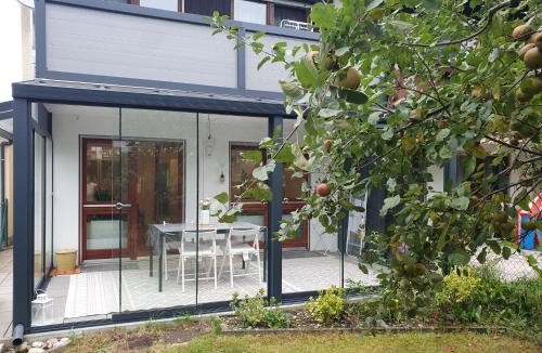 Altperlach Apartment | Ruhige 80 m2 Duplexwohnung mit Garten, 2 Bädern und Parkplatz nahe Innenstadt