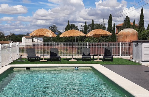 Escalona Cottage | RURAL LODGING AT HACIENDA VILLARTA WINERY