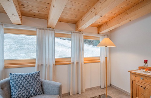 Hopfgarten Markt Apartment | Rustic farmhouse-holiday apartment combination