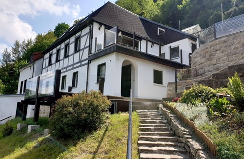 Konigstein an der Elbe Apartment | Sächsische Schweiz Ferienhaus Wohnung 2 mit hervorragendem Panoramablick über das Elbtal