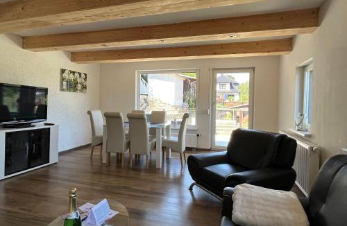 Konigstein an der Elbe Apartment | Saechsische-Schweiz-Ferienhaus-Wohnung-1-mit-Elbblick-Sauna-und-Kamin