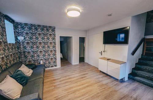 Bayreuth Apartment | Sali-Bayreuth - SM9 Charming Apartment Near Zoo in Bayreuth with Terrace, Free Wi-Fi & 24-Hour Front Desk