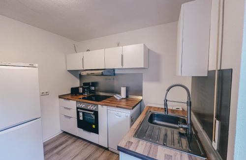 Bayreuth Apartment | Sali-Bayreuth - SM9 Charming Apartment Near Zoo in Bayreuth with Terrace, Free Wi-Fi & 24-Hour Front Desk