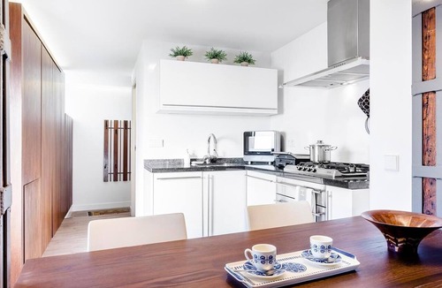 Huertas Apartment | Santa Ana Apartment by Flatsweethome