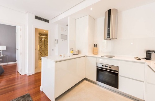 Huertas Apartment | Santa Ana Plaza