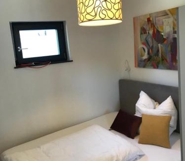Dachau District Apartment | Schöne 1,5 Zimmer Wohnung mit Aussenterrasse, Nice small 1,5 room flat with an outside terrace