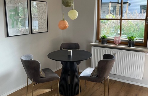 Tutzing Apartment | Schöne 2-zimmerwohnung Sehr Ruhig Gelegen, See- und Bahnhof 5 Minuten Entfernt