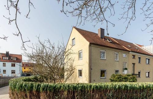 Dachau District Apartment | Schöne 60m² 2-Zimmer City Wohnung in Dachau + Kamin