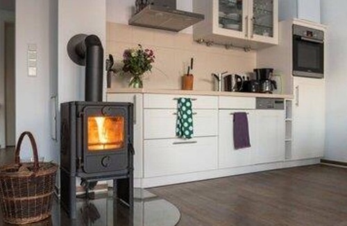 Heikendorf Apartment | Schiff Ahoi, Dusche, WC - Haus Über dem Strand
