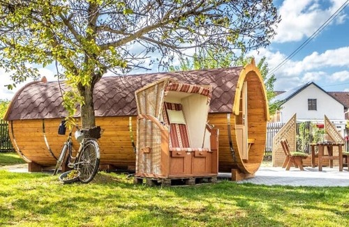 Burglengenfeld Apartment | Schlaffass für bis zu 4 Personen - ein Campingerlebniss der besonderen Art