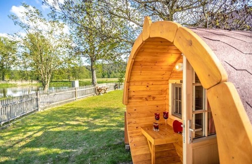 Burglengenfeld Apartment | Schlaffass für bis zu 4 Personen - ein Campingerlebniss der besonderen Art