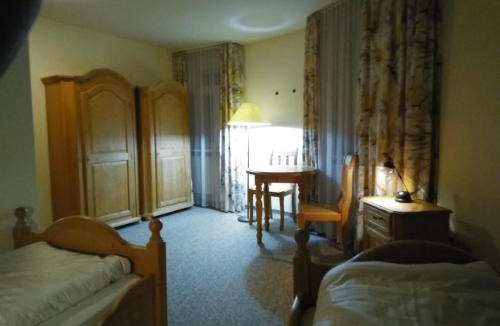 Berggiesshubel Bed & Breakfast | Schloss Friedrichstal Arabi-Ka