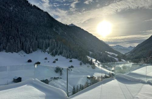 Kappl Apartment | Schooren des Alpes Luxury Penthouses & Apartments with SPA & Pools close Ischgl