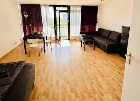 Munchner Freiheit Apartment | Schwabing-Studio great sunset view & balcony