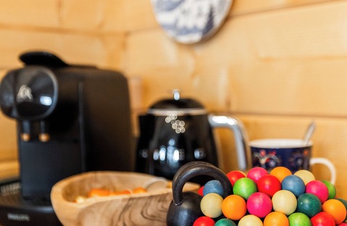 Rovaniemi Ski Chalet | Secluded Finnish Forest Cabin. Sauna Terrace Jacuzzi Retreat!