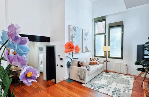 Ciudad Lineal Apartment | Secret Garden - Boutique Homestay Near the Metro