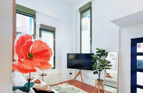 Ciudad Lineal Apartment | Secret Garden - Boutique Homestay Near the Metro