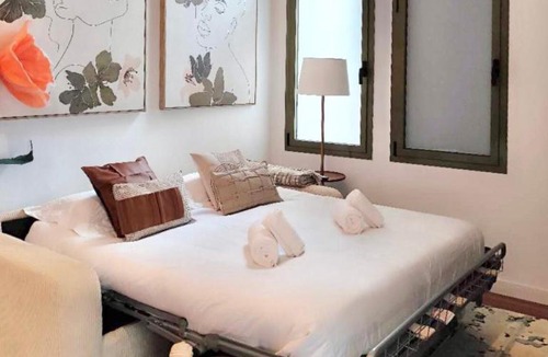 Ciudad Lineal Apartment | Secret Garden - Boutique Homestay Near the Metro