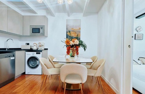 Ciudad Lineal Apartment | Secret Garden - Boutique Homestay Near the Metro