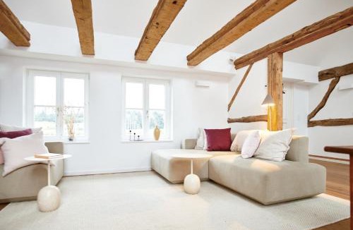 Seedorf House | Seedorf Hideaway, Reethaus mit Garten und Privatsteg, Kamin, Sauna und Hot Tub