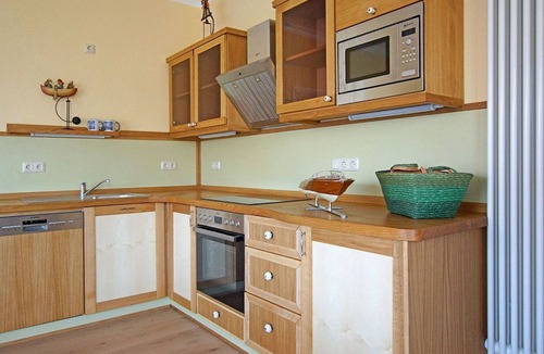 Dobin am See Apartment | Seegang mit eingezäuntem Grundstück by Interhome