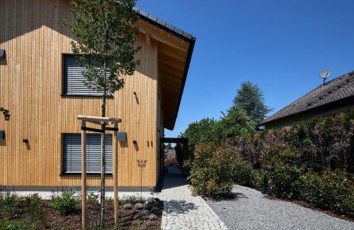 Dettingen-Wallhausen Apartment | seeglueck ROSENHOF - naturnah Wohnen im Holz100-Vollholzhaus mit Whirlpool und Garten