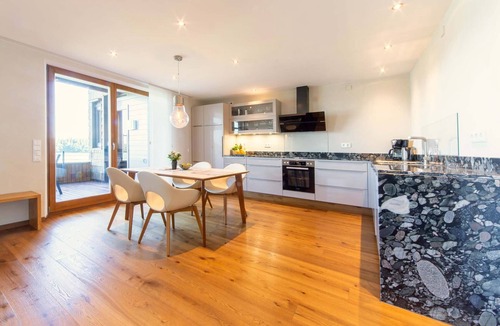 Pelham Apartment | SEEN:sucht, 96 sqm first floor, 2 separate bedrooms