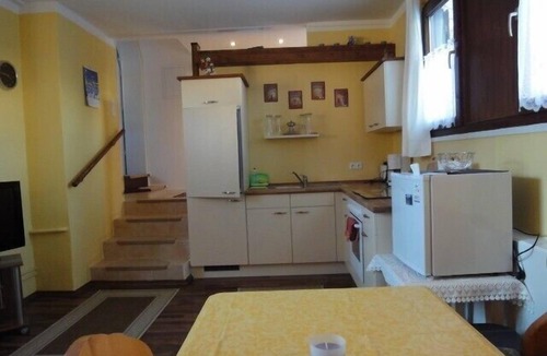 Sonnenbichl Apartment | Separate entrance, pets on request, parking space available