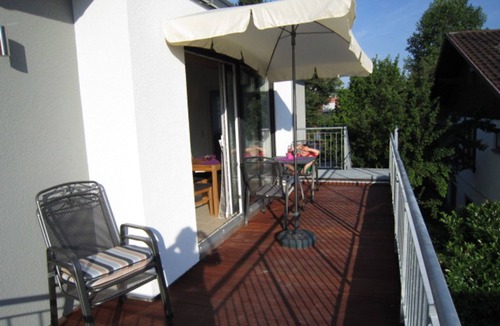 Immenstaad am Bodensee Apartment | separate guest house - Haus Lorenz, Ferienwohnungen