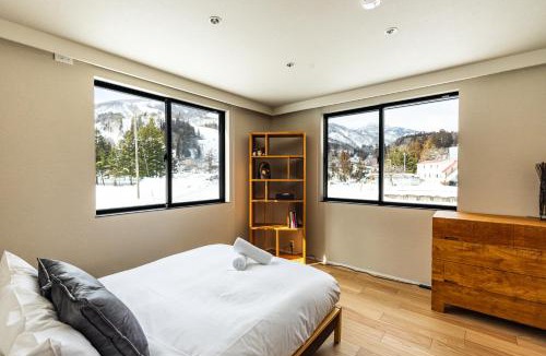 Happo Ski Chalet | Serenity & Solitude Chalets, walk to the lifts Happoone Ski Resort