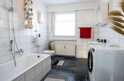 Alt-Rentfort Apartment | Serviceroom24 - Apartment 2 in Gladbeck WLAN - Smart-TV - 24-7 check-in