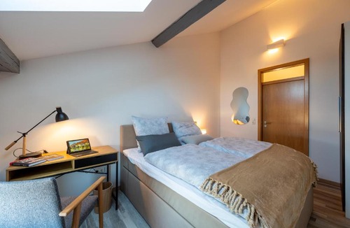 Bamberg Apartment | Sevenhills Bamberg Charmantes Dachgeschoss, Balkon, Bahnhofsnähe, Klimaanlage