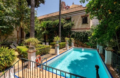 Santa Cruz Villa | SevilleBnB Group- Villa Elvira, exclusive Pool and Gardens in the heart of Sevilla
