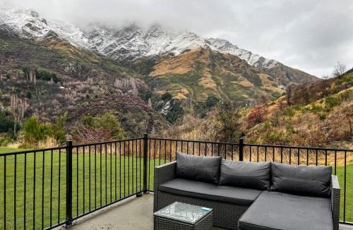 Arthur's Point House | Shotover River 2 Bedrooms Luxury