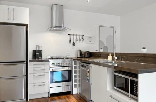 Arthur's Point House | Shotover River 2 Bedrooms Luxury