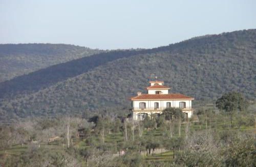 Salvatierra de los Barros House | Sierras y Valles