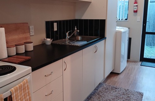 Lake Hayes Apartment | Simple and Sweet in Queenstown
