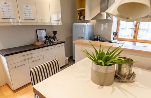 Oberammergau Apartment | Single Room - Ammergau Lodge