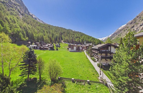 Saas Almagell House | Ski-In Mountain View Suite near Saas-Fee