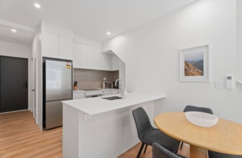 Arthur's Point House | Skippers Rest | Close to ski fields & parking