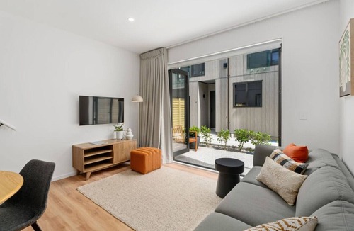 Arthur's Point House | Skippers Rest | Close to ski fields & parking