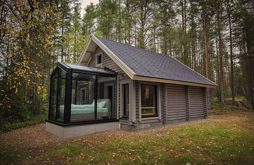 Sonka Cottage | Sky Lodging ~ sleeping under the stars ~ charming 2-bedroom cottage in Rovaniemi