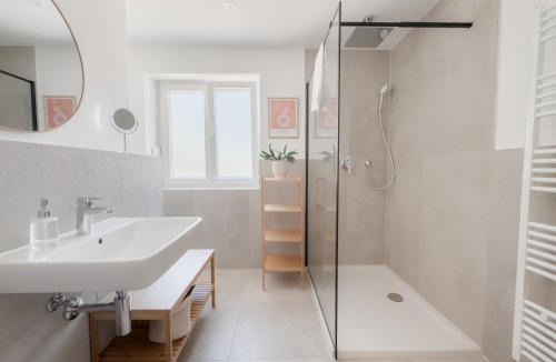 Unterallgau Apartment | Skyrise Apartments - Zentral mit Küche, Balkon und Parkplatz