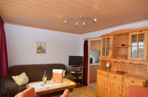 Mittelndorf House | Small holiday home with large garden near the Czech border