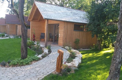 Burgsalach Apartment | Small sleeping hut with shared bathroom