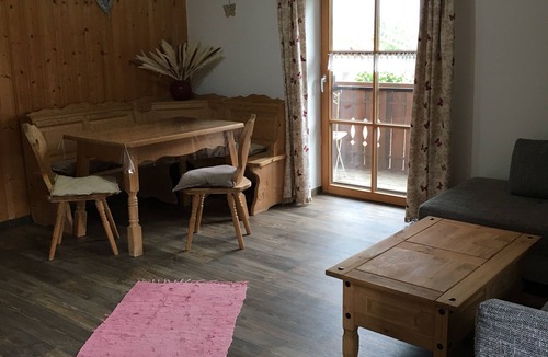 Eisenberg Condo | Small working dairy farm with vacation apartment in the Ostallgäu.