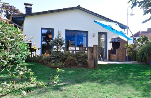 Ostseebad Prerow House | Sonnengarten Vacation Home - with a sauna and fireplace