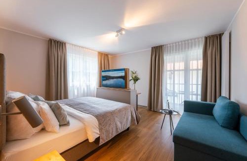 Wessling Hotel | Sopherl am See - Frühstück auf der Seeterrasse, sehr ruhig und wunderschön am See, 3 Minuten nach Oberpfaffenhofen, viele Radtouren, Restaurants & Cafes in der Umgebung